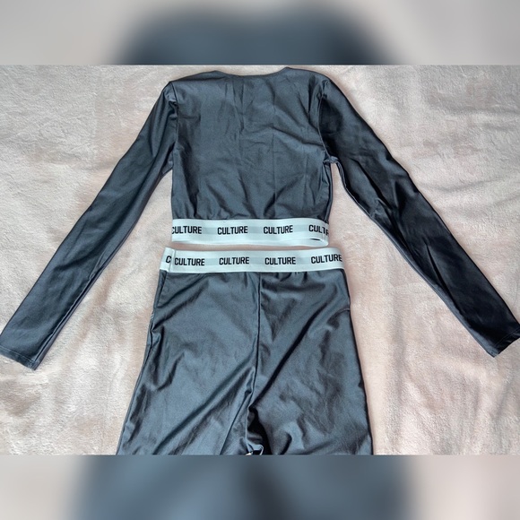 Crop Top Active Set - Picture 13 of 17